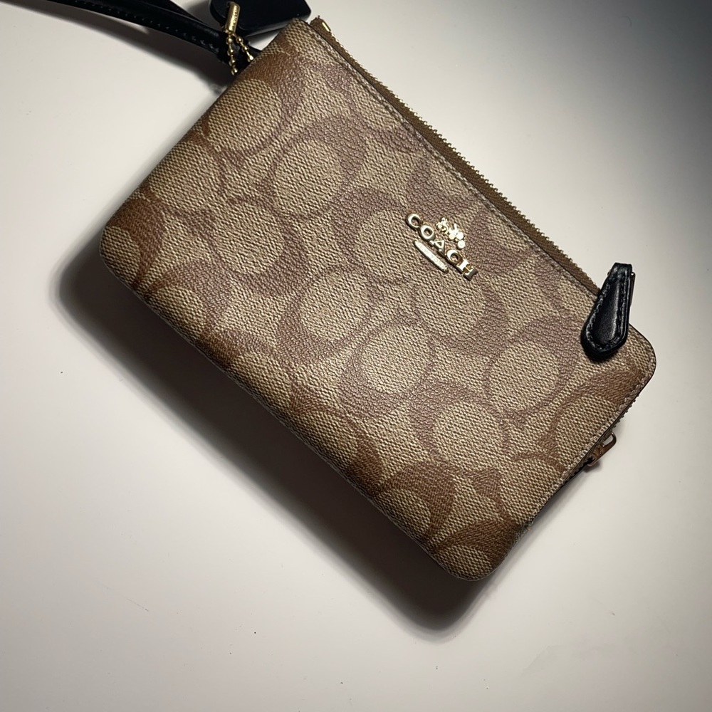 Two tone Coach wristlet